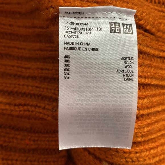 Uniqlo JW Anderson ribbed sweaters - Picture 5 of 5